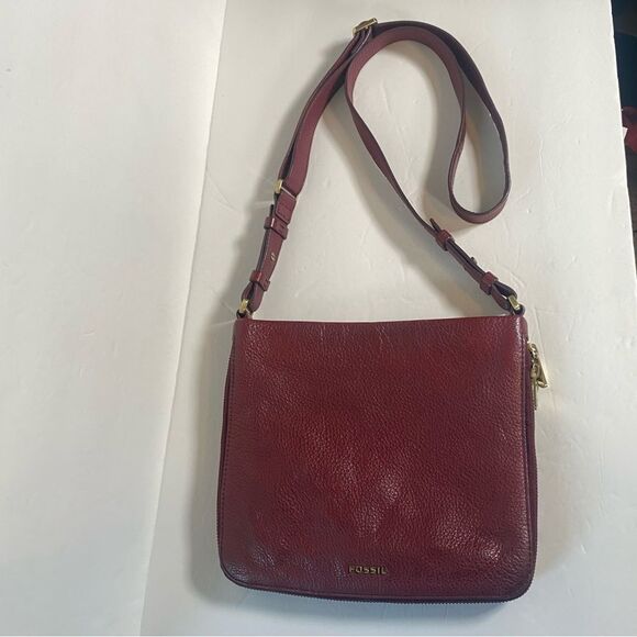 Fossil Vintage Burgundy Pebble Leather Purse W/Adjustable Zipper Sides - Picture 2 of 14